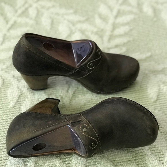Dansko Riki Brown Leather Clogs - Picture 4 of 7